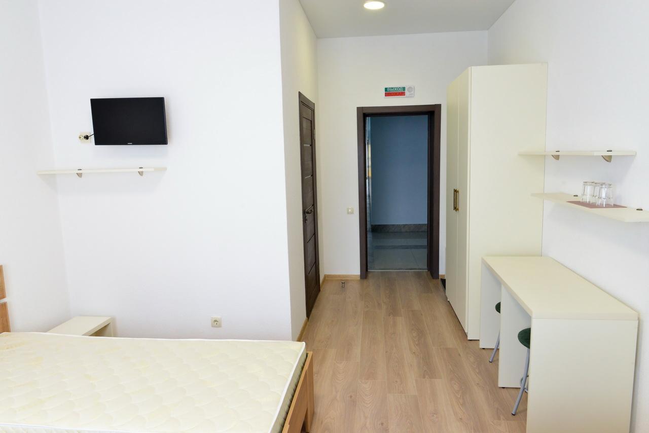 Grad Hotel Ashmyany Bagian luar foto