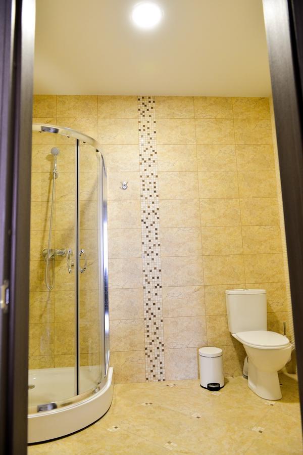 Grad Hotel Ashmyany Bagian luar foto