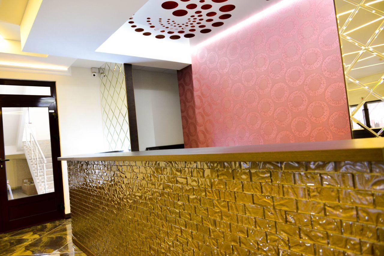 Grad Hotel Ashmyany Bagian luar foto