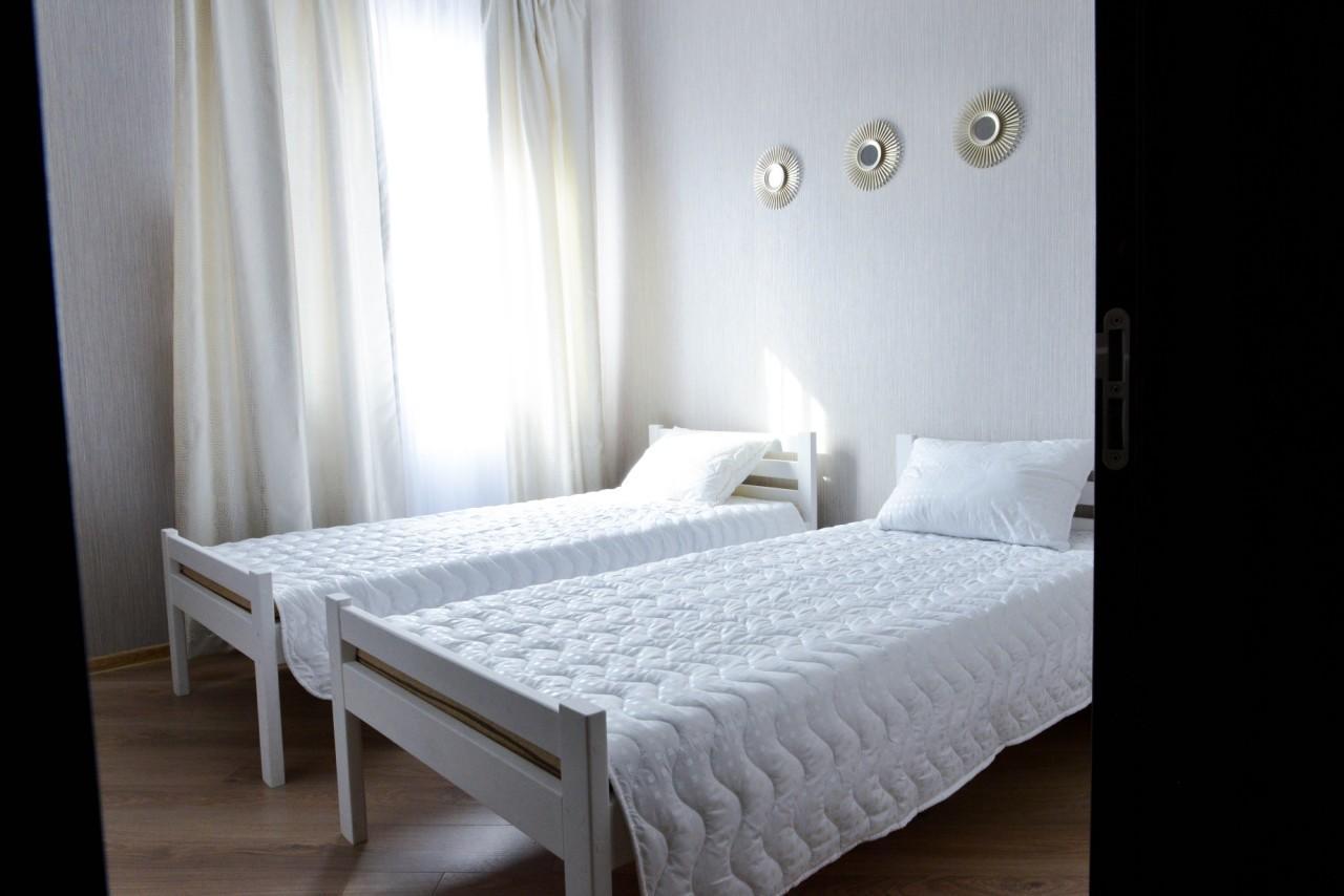 Grad Hotel Ashmyany Bagian luar foto